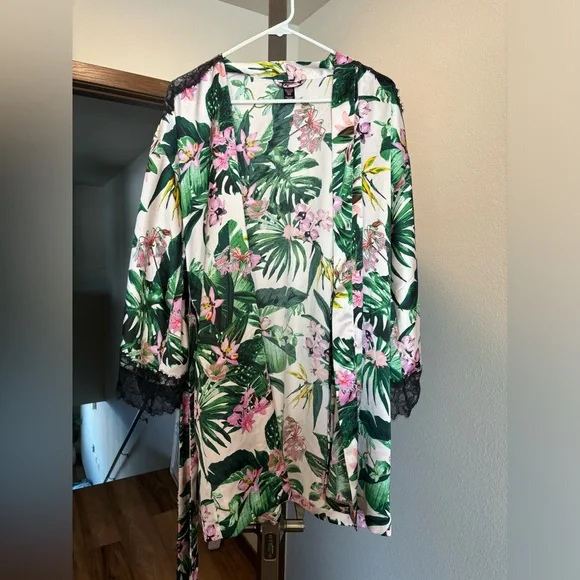 Victoria’s Secret Robe Kimono Sleepwear Lingerie XS/S Tropical Luxe - Picture 2 of 7